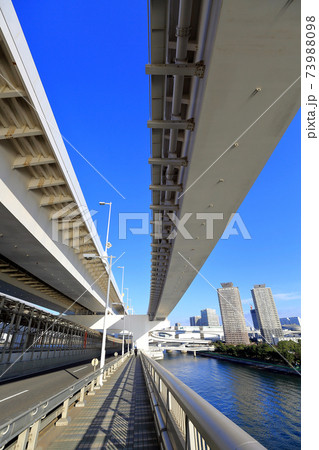東京　お台場　レインボーブリッジからの眺め　サウスルート 73988098