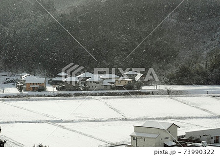 寒波襲来 美祢市県道31号線沿い冬景色の写真素材 [73990322] - PIXTA 