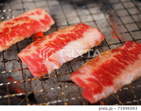 黒毛和牛焼肉（上ロース） 73996063