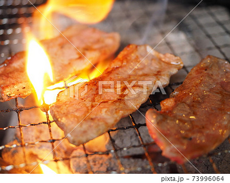 黒毛和牛焼肉（上ロース） 73996064