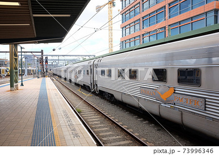 雄大なオーストラリアの開拓精神にふれる魅惑の大陸横断鉄道の旅　インディアン・パシフィック号 73996346