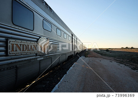 雄大なオーストラリアの開拓精神にふれる魅惑の大陸横断鉄道の旅　インディアン・パシフィック号 73996369