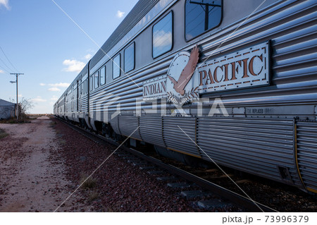 雄大なオーストラリアの開拓精神にふれる魅惑の大陸横断鉄道の旅　インディアン・パシフィック号 73996379