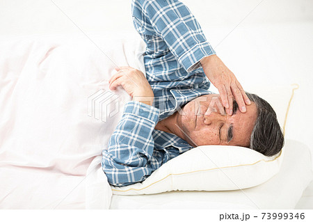 シニア男性 睡眠障害 発熱 シニア男性 睡眠障害 発熱 73999346