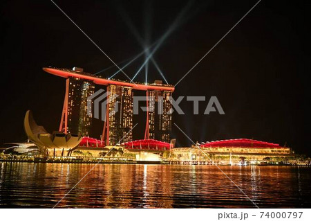 シンガポール 夜景 マリーナベイサンズの写真素材