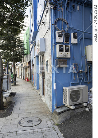 横須賀市どぶ板通りの風景 74002582