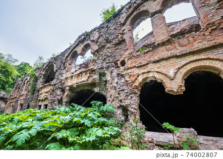 Abandoned Military Tarakaniv Fort (other names - Dubno Fort, New Dubna Fortress) - a defensive structure, an architectural monument of 19th century, Tarakaniv, Rivne region, Ukraine. 74002807