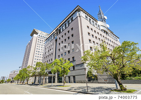 鹿児島県鹿児島市　鹿児島県警察本部と鹿児島県庁 74003775