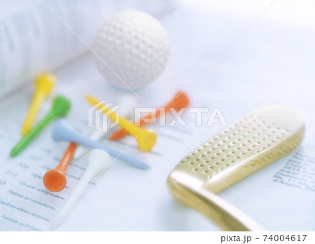 ゴルフクラブとカラーティー ゴルフクラブとカラーティー 74004617