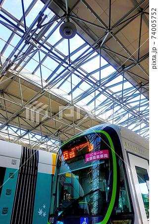 《広島市》広島電鉄 広島港駅の路面電車 74005752