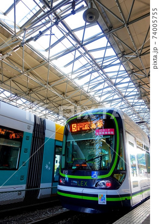 《広島市》広島電鉄 広島港駅の路面電車 74005755