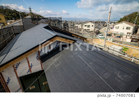 新築住宅の屋根工事 新築住宅の屋根工事 74007081