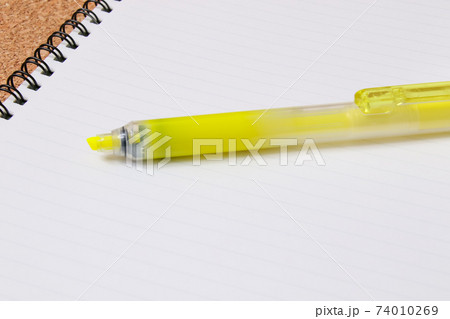 ラインマーカー、文具、蛍光ペン、文房具、勉強、ペン、学校、ノート、筆記用具、事務用品、紙 ラインマーカー、文具、蛍光ペン、文房具、勉強、ペン、学校、ノート、筆記用具、事務用品、紙 74010269