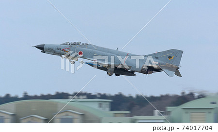 航空自衛隊F-4EJ改ファントムⅡ離陸 74017704