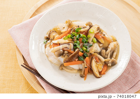 白身魚の野菜あんかけ 74018047