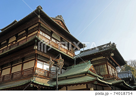 冬の道後温泉本館 冬の道後温泉本館 74018754