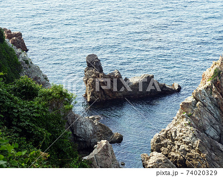 島根県益田市の飯浦海岸の風景 島根県益田市の飯浦海岸の風景 74020329