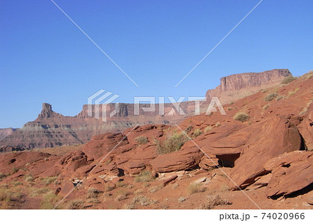 ユタ州モアブの岩山の絶景 74020966