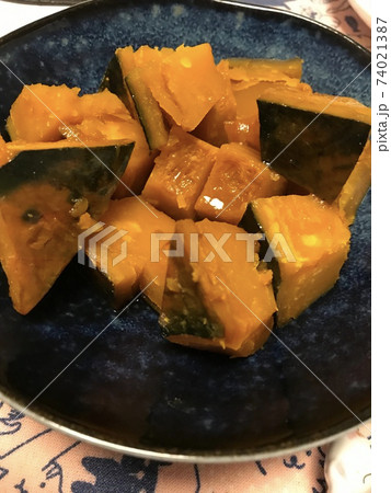 カボチャのたいたん、妻の手作り家庭料理、家庭で楽しむ夕ご飯、幸せ家族 カボチャのたいたん、妻の手作り家庭料理、家庭で楽しむ夕ご飯、幸せ家族 74021387