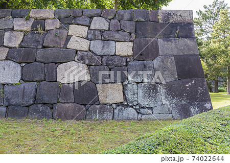 皇居東御苑 旧江戸城 二の丸 三の丸 皇居附属庭園 石垣 皇居東御苑 旧江戸城 二の丸 三の丸 皇居附属庭園 石垣 74022644