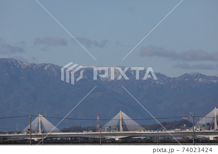 尾張平野から見る鈴鹿山脈の山,釈迦ヶ岳 74023424