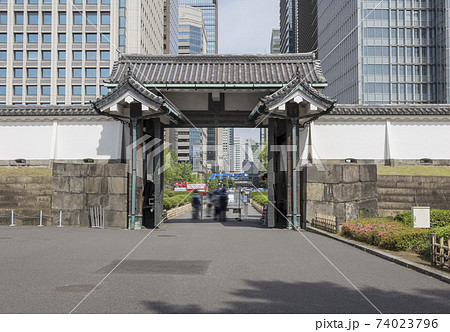 大手門　江戸城　門　皇居東御苑　旧江戸城　二の丸　三の丸　 74023796