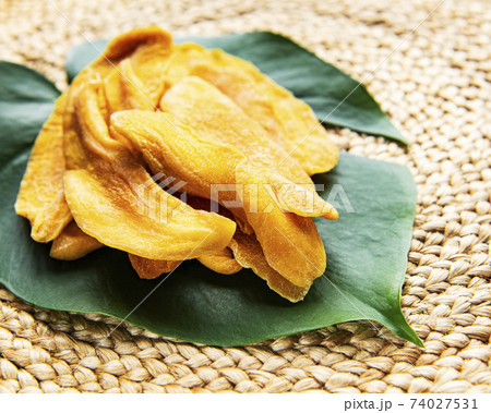 Dried mango slices Dried mango slices 74027531