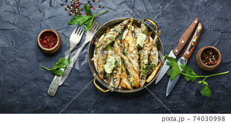 Fried whole fish Fried whole fish 74030998