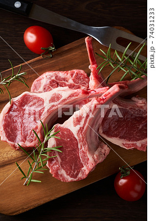 ラムチョップ　生肉 74031233