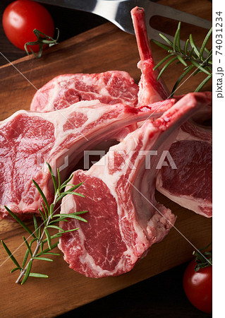 ラムチョップ　生肉 74031234