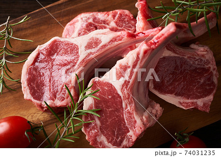 ラムチョップ　生肉 74031235