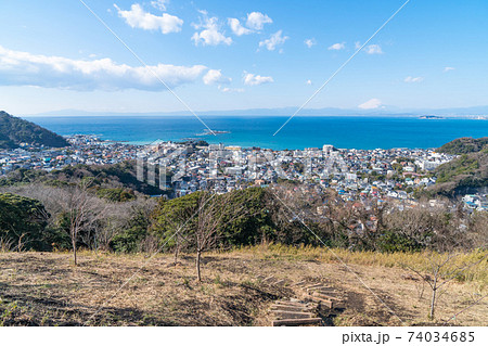 仙元山の山頂から見た富士山 74034685