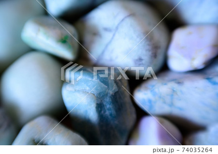 糸魚川翡翠、海岸で拾った石たちの写真素材 [74035264] - PIXTA