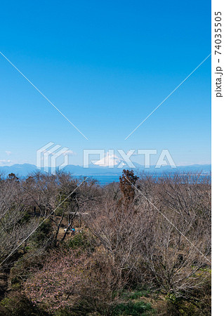 大楠山レーダ雨量観測所から見た富士山 74035505