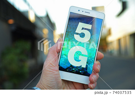 5G、スマホ新時代  74037535