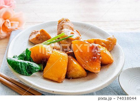 かぶと鶏肉の煮物 74038044