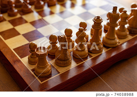 逸品】 大型 チェス盤 + 駒【木製】 - オセロ/チェス