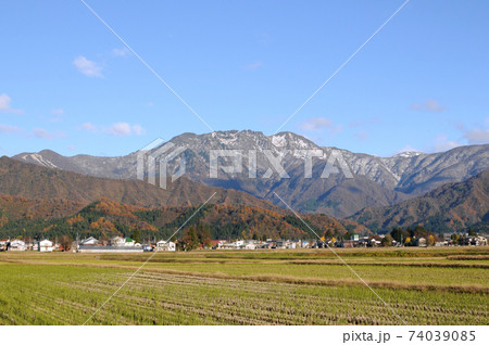 八海山の初雪05 74039085