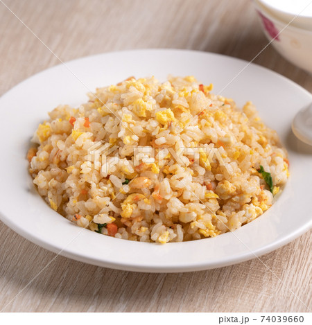 チャーハン ご飯炒め 焼き飯 74039660
