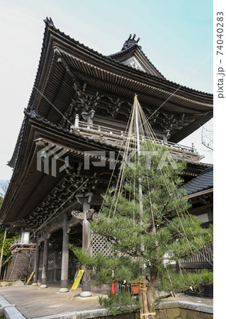 石川県　冬　輪島市　大本山　總持寺祖院　山門 74040283