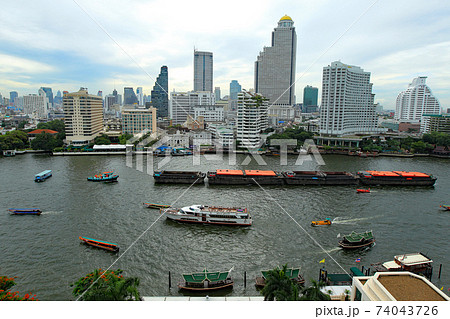 バンコク、チャオプラヤ川の風景 74043726