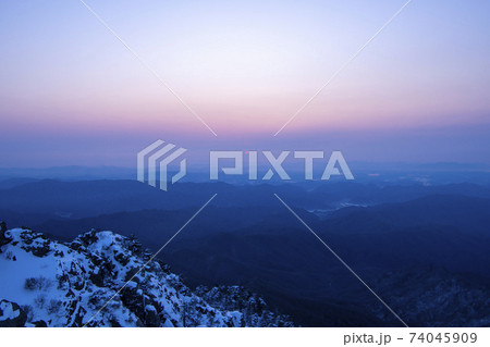 冬 山 雪景色 74045909
