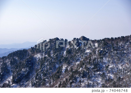冬 山 雪景色 74046748