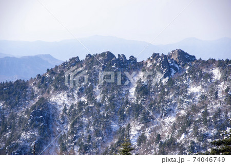 冬 山 雪景色 74046749