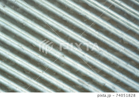 Corrugated zinc surface that does not remove impurities.The actual surface of the zinc used. Corrugated zinc surface that does not remove impurities.The actual surface of the zinc used. 74051828