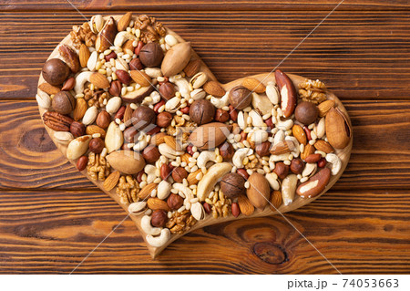 Mix of nuts Mix of nuts 74053663
