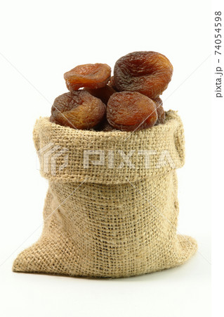 Sundried Apricots in Gunny Bag 74054598