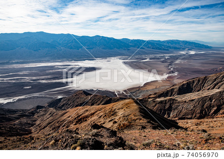 Dante's View is a viewpoint terrace at 5,475 feet height, on the North side of Coffin Peak, along the crest of the Black Mountains Dante's View is a viewpoint terrace at 5,475 feet height, on the North side of Coffin Peak, along the crest of the Black Mountains 74056970