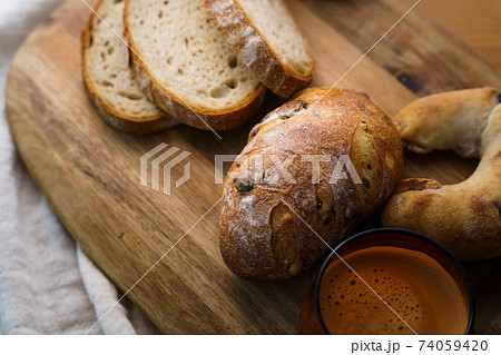 おいしそうなパン　集合 74059420