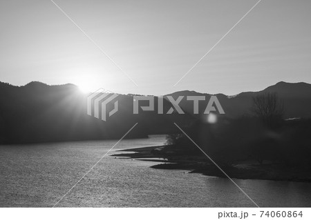 川 河 夕焼け 74060864